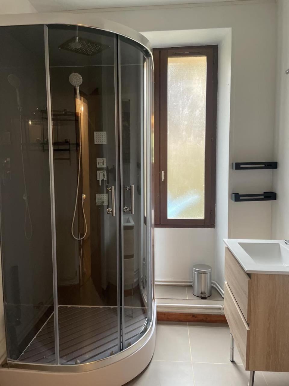 Superbe Appartement Face Au Chateau - 2 Chambres - Netflix/Canal+ Sedan Luaran gambar