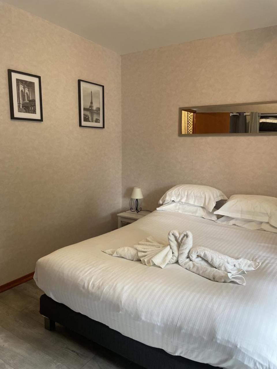 Superbe Appartement Face Au Chateau - 2 Chambres - Netflix/Canal+ Sedan Luaran gambar